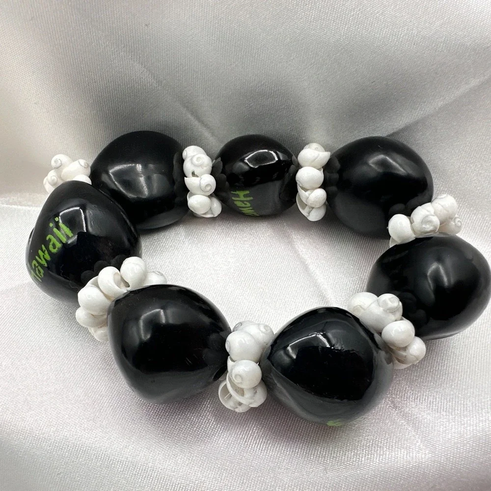 Vintage 90s Hawaii Kukui Nut Shell Bracelet Boho Tropical Luau Beach Jewelry